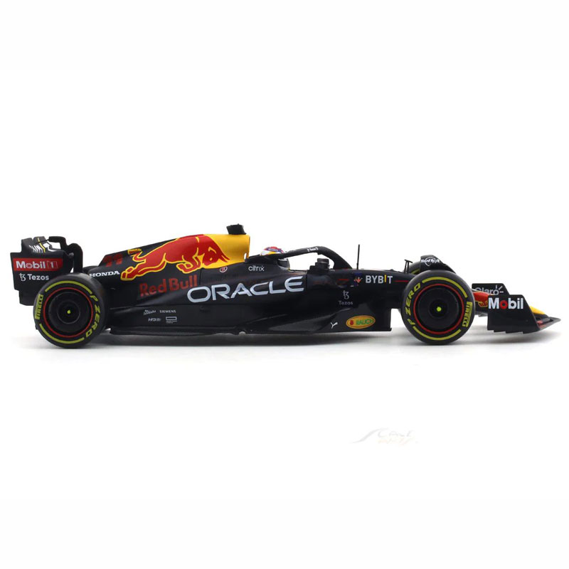 Bburago 1/24 F1 Red Bull Rb18 (2022) 28026