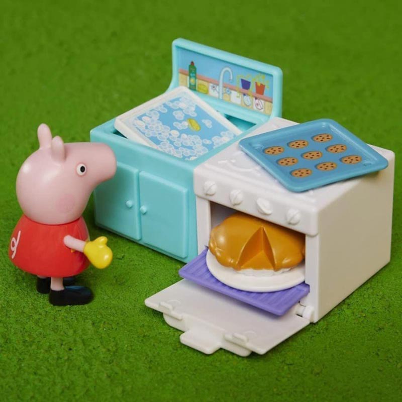 Hasbro Peppa Pig Peppa's Adventures Little Spaces Peppa Loves Baking