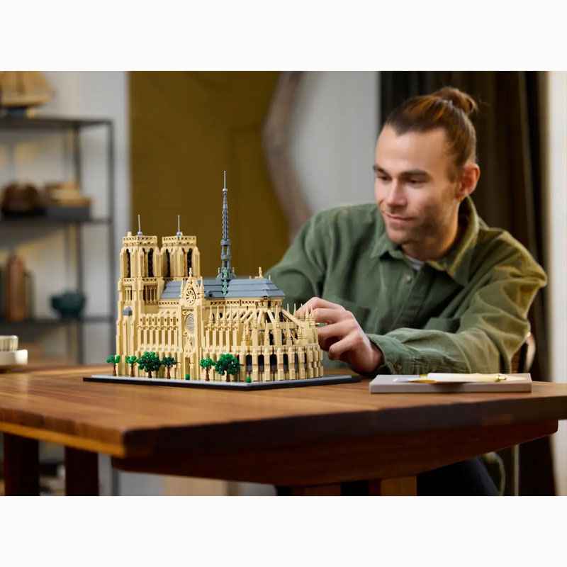 Lego Architecture Notre-Dame de Paris 21061