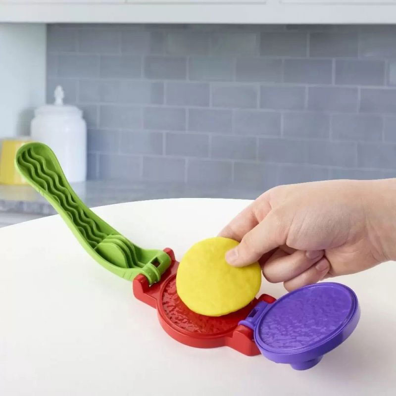 Hasbro Play-Doh Kitchen Creations Foody Favorites Taco Time Playset